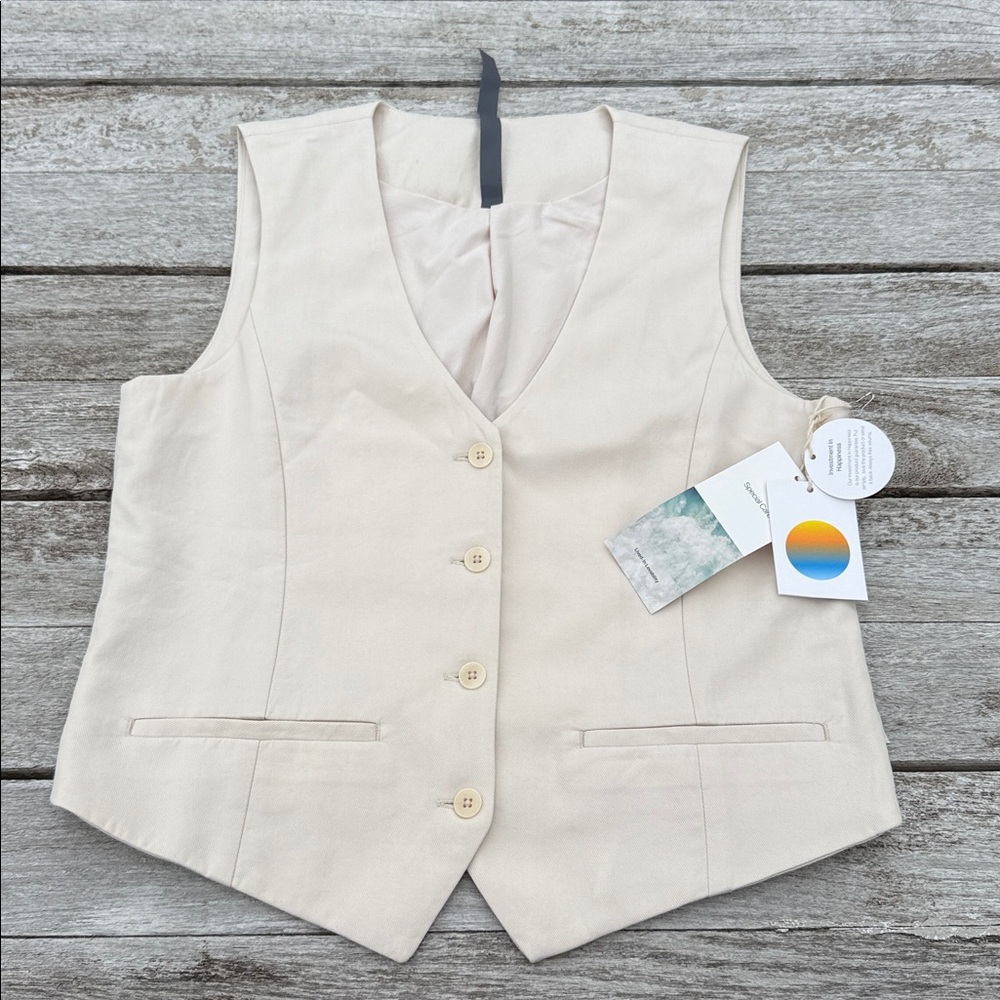 VUORI Coastline Vest MILKWEED SIZE MEDIUM‎ NWT
